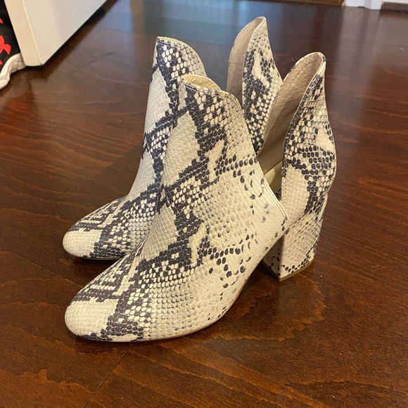 Snakeskin booties - Picture 2 of 3